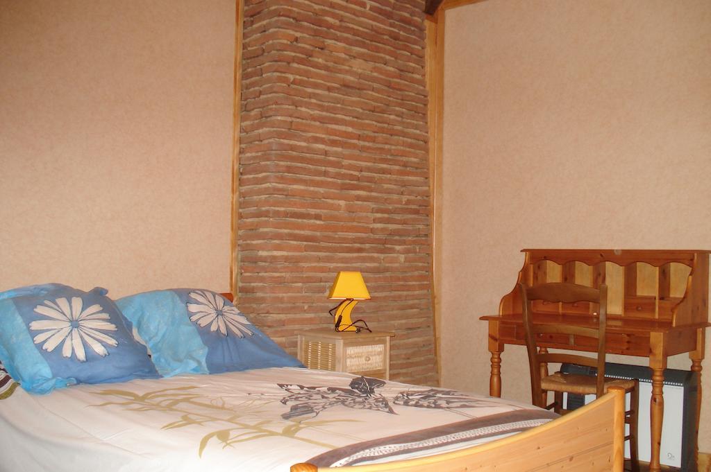 Bed and Breakfast La Croix De Bois Jayat Zimmer foto