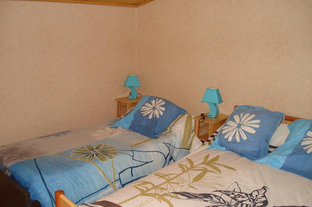 Bed and Breakfast La Croix De Bois Jayat Zimmer foto