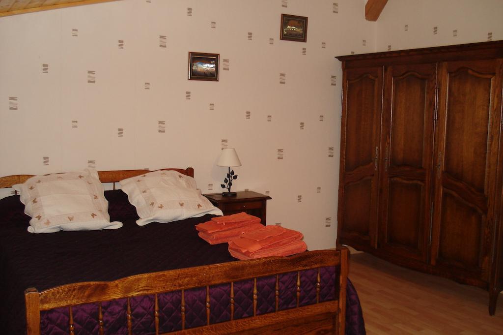 Bed and Breakfast La Croix De Bois Jayat Exterior foto