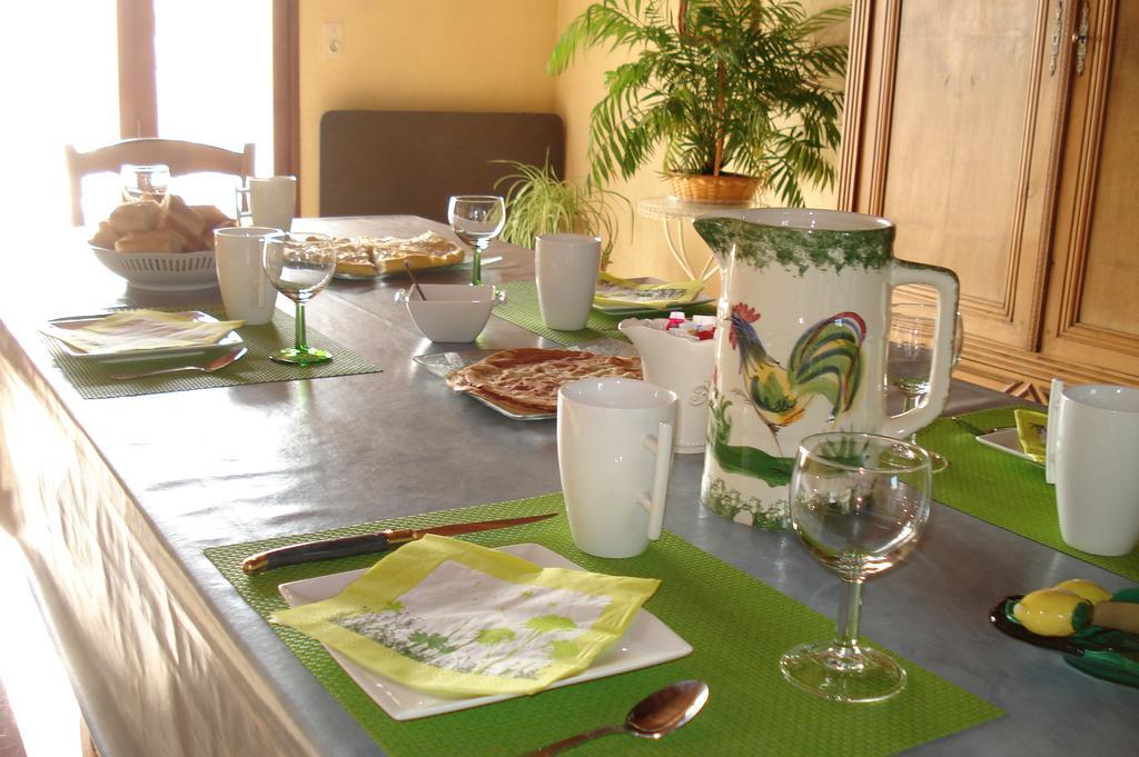 Bed and Breakfast La Croix De Bois Jayat Exterior foto